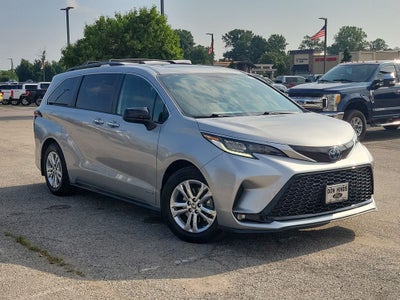 2021 Toyota Sienna XSE 7 Passenger