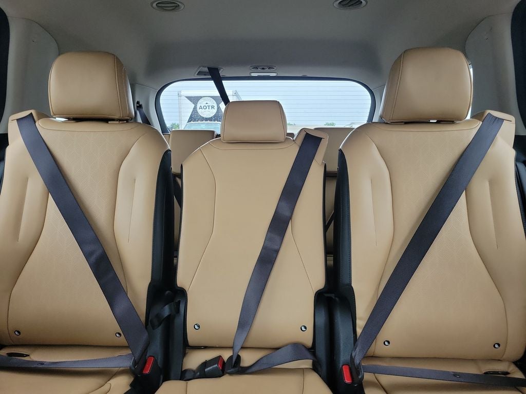 2024 Kia Carnival EX